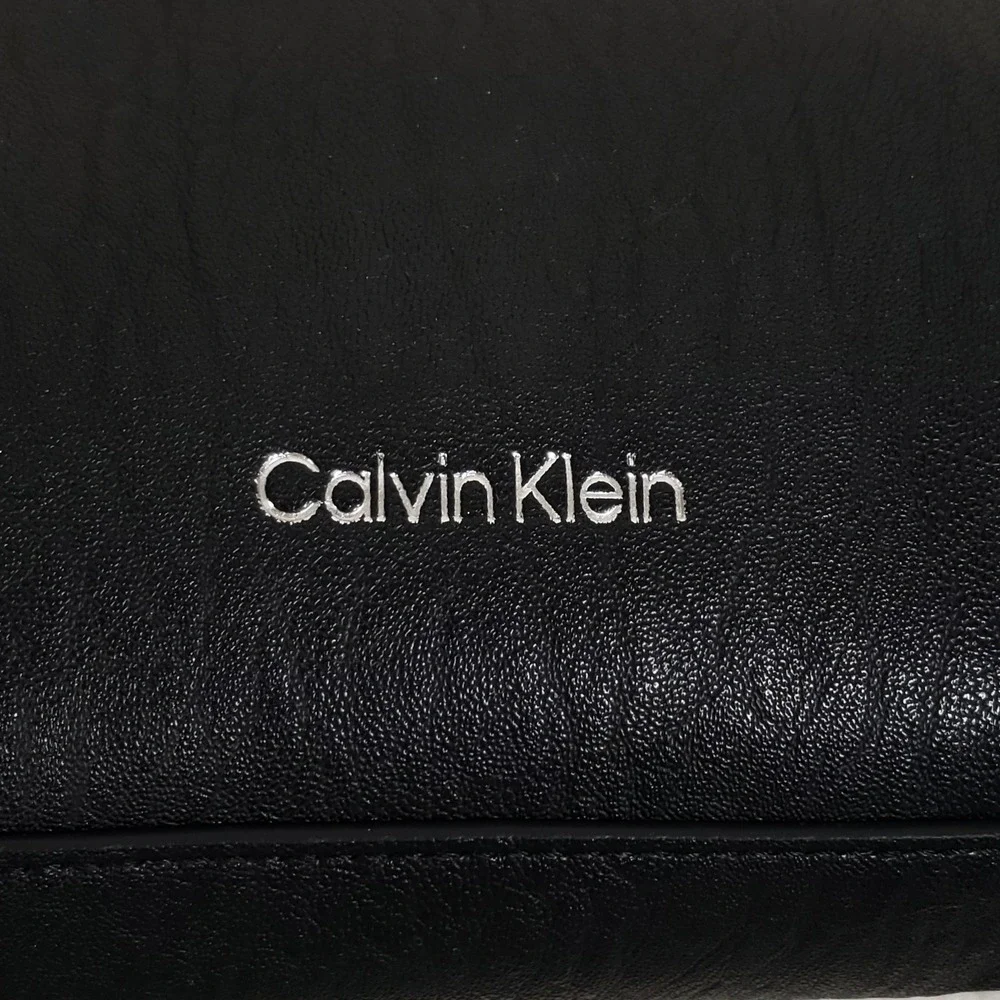 Calvin Klein Crossbody Bag‎ Women Small Black Faux Leather Logo Zip Minimalist